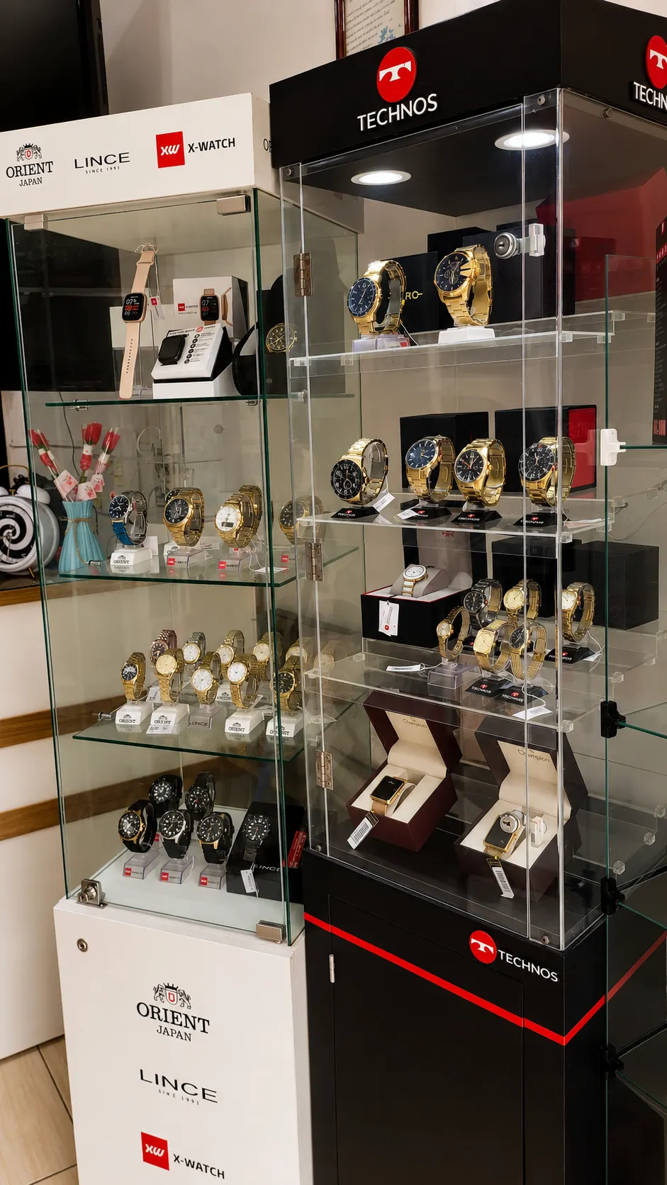 Vitrine Torre do Studio Seiko